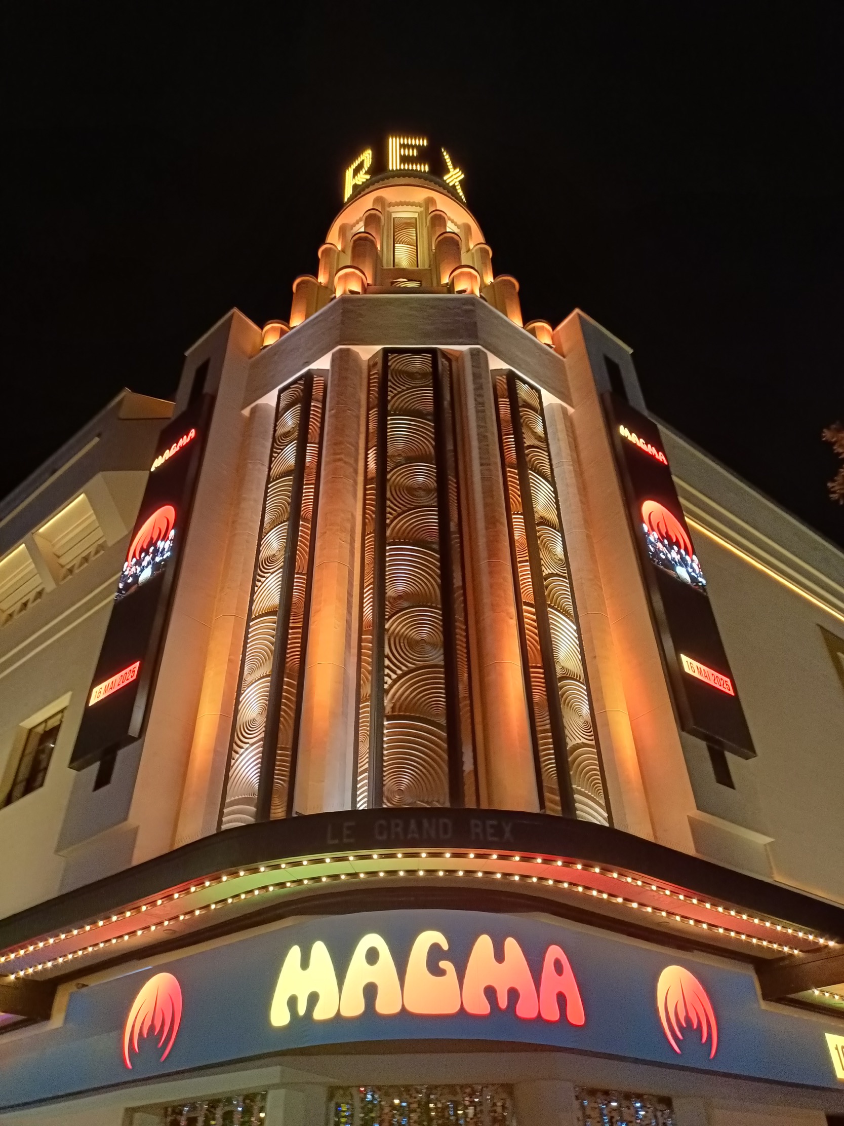 Magma2025-05-16LeGrandRexParisFrance (8).jpg